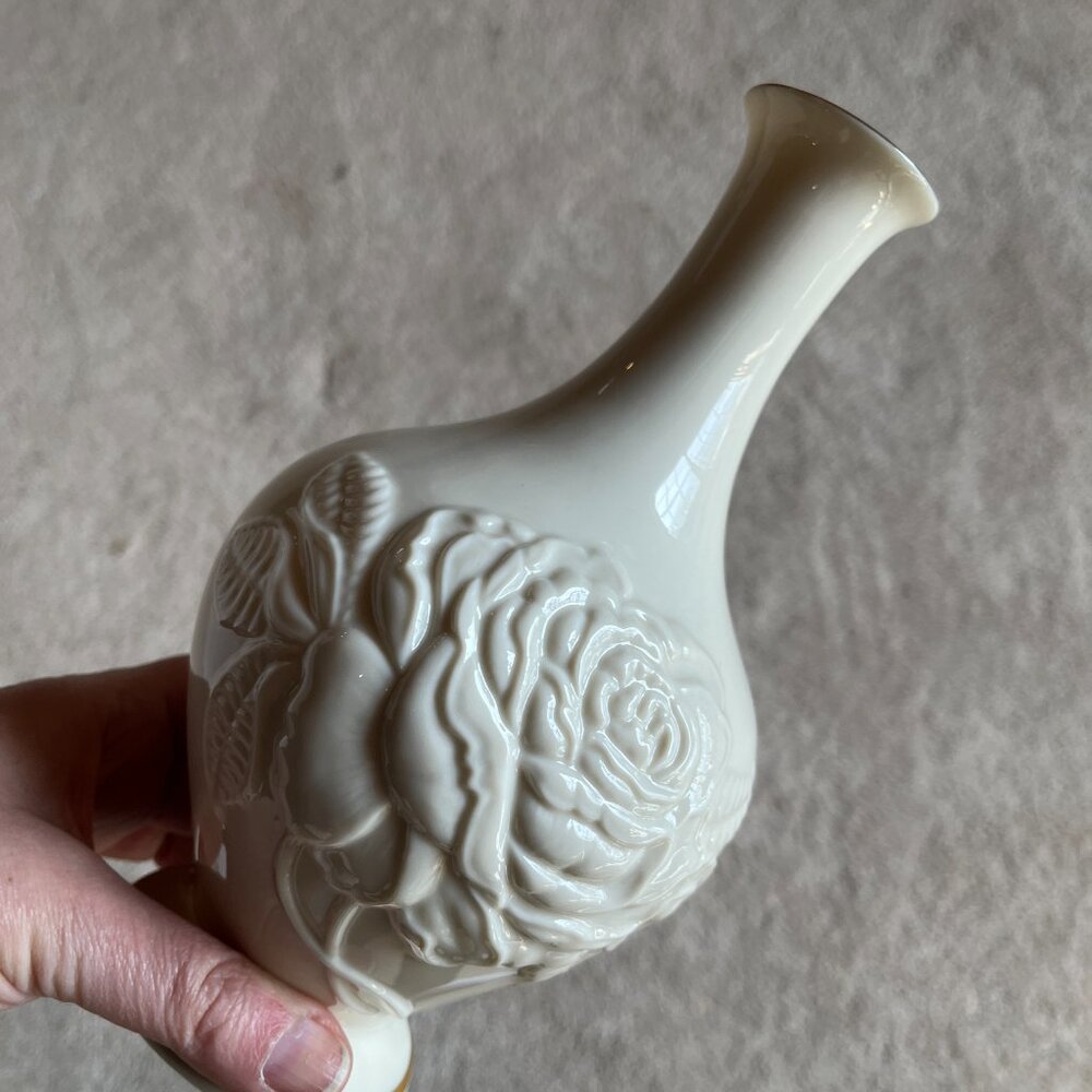 Lenox Antique‎ Rose Porcelain Bud Vase Ivory (Like New)